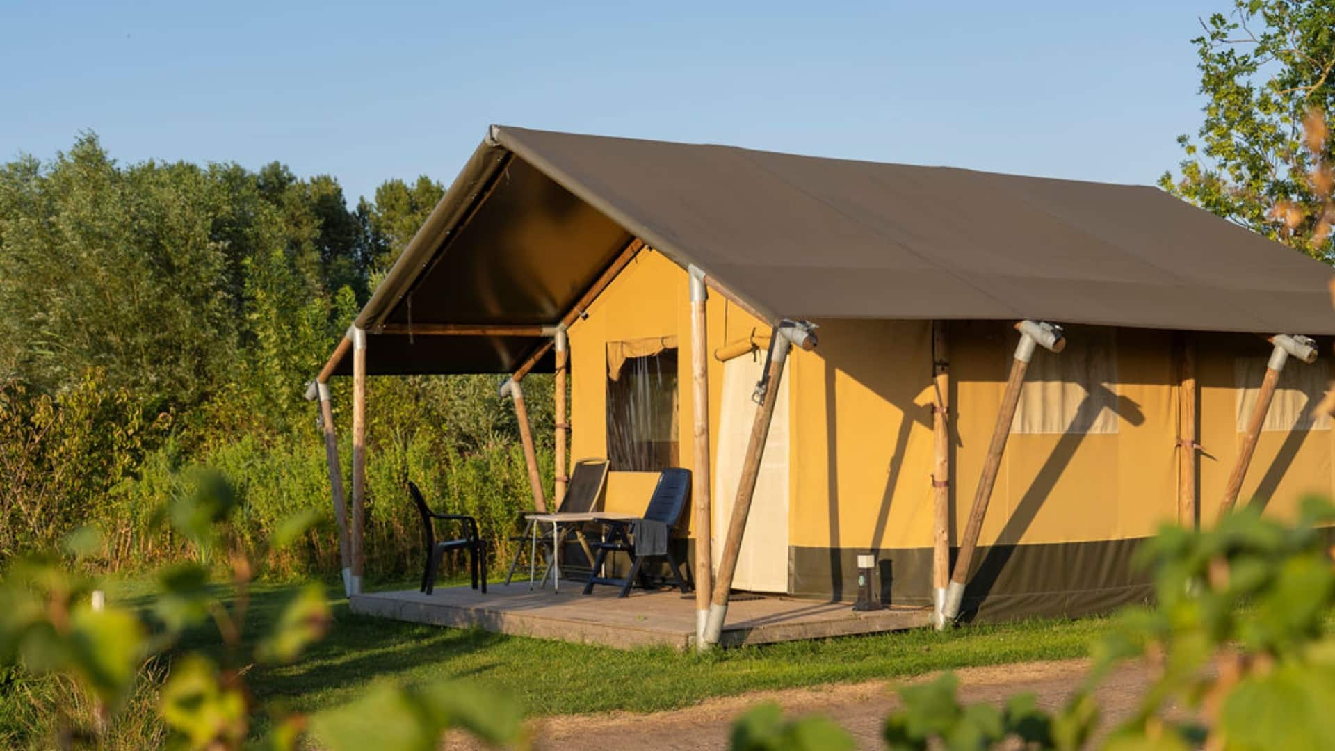 Camping Het Zonneveld campers caravan midden-delfland polder