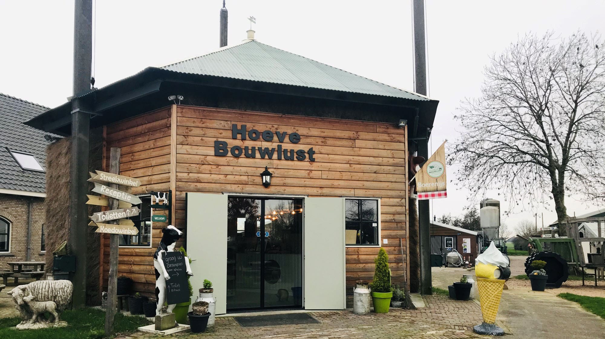Hoeve Bouwlust Streekproducten winkel in oude hooiberg bij Hoeve Bouwlust