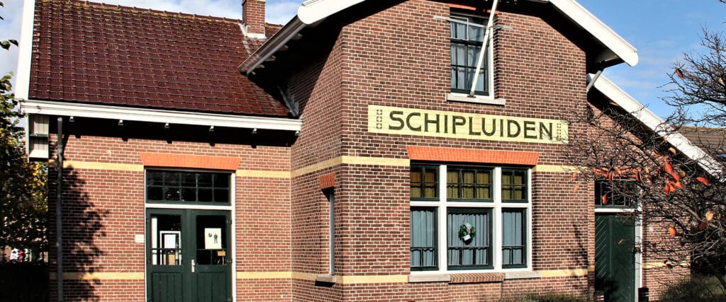 historisch pand van het tramstation van de voormalige Westlandse Stoomtram Maatschappij (WSM) in Schipluiden