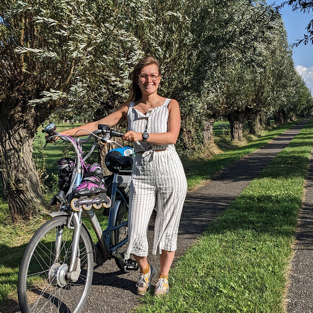 Iris Hanssens uit Berkel en Rodenrijs met fiets, tent en skates op micro-avontuur in Midden-Delfland