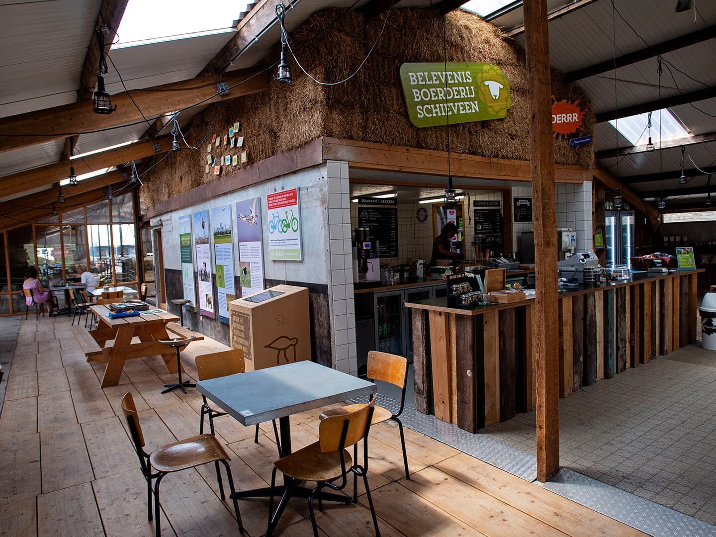 interieur van Belevenisboerderij Schieveen
