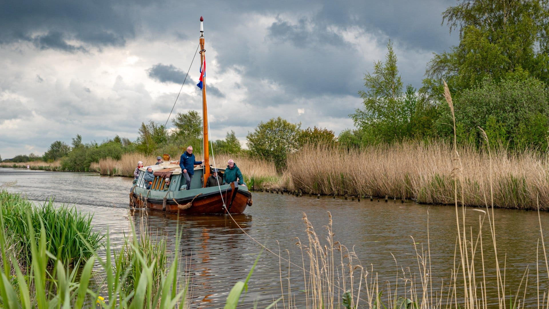 foto van Trekschuit De Gouden Leeuw tijdens Rondje Zoet & Zout trekvaart